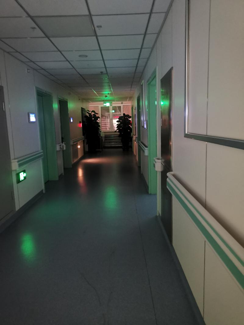 启明24小时医保取现回收：深夜里的救命稻草